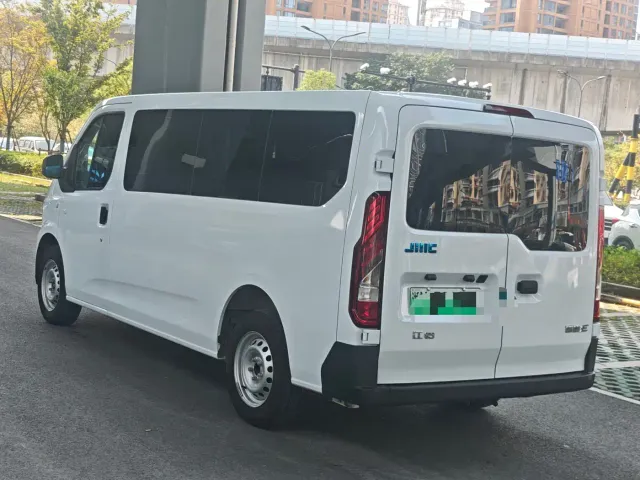 JMC E-Fushun — Фото автомобиля 6