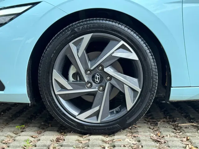 Hyundai Elantra — Фото автомобиля 24