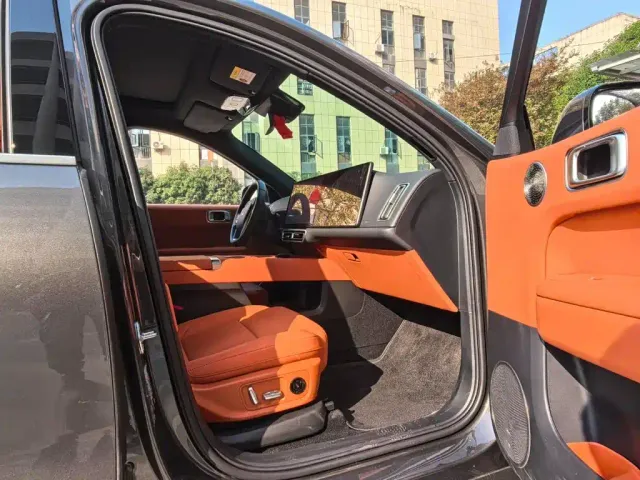 Li Auto L6 — Фото автомобиля 20