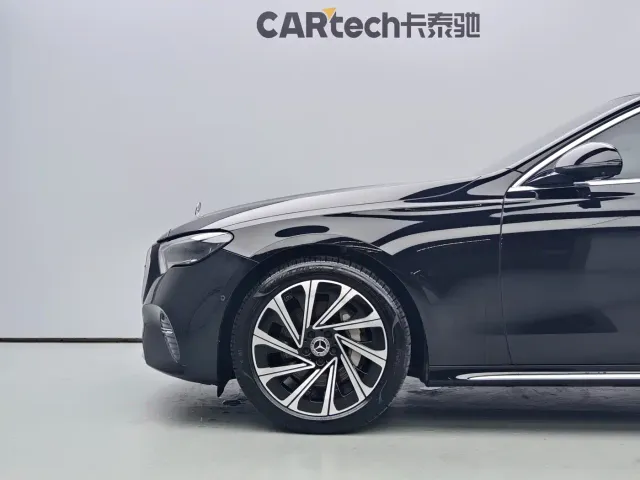 Mercedes-Benz E-Class — Фото автомобиля 6