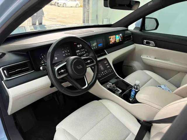 Li Auto ONE — Фото автомобиля 5