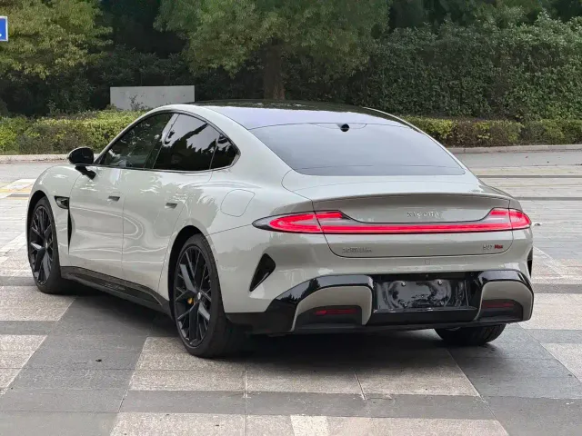 Xiaomi SU7 — Фото автомобиля 3