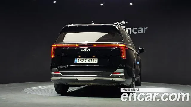 Kia Canival — Фото автомобиля 4