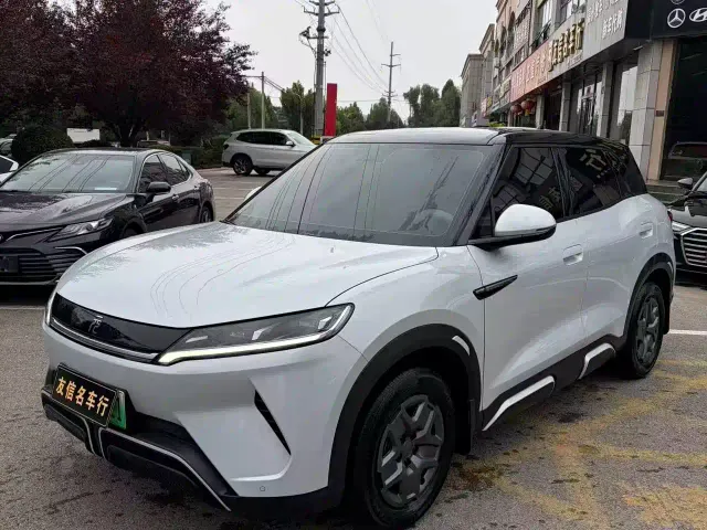 Фотография автомобиля — BYD Yuan UP