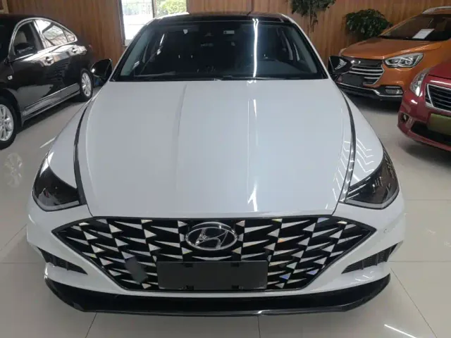 Hyundai Sonata — Фото автомобиля 2