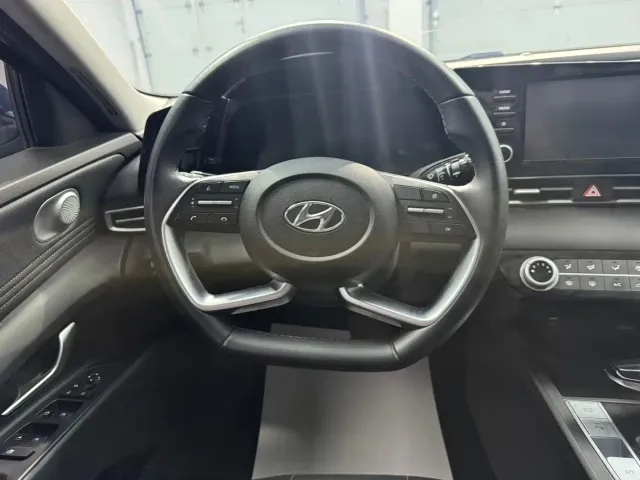 Hyundai Elantra — Фото автомобиля 12