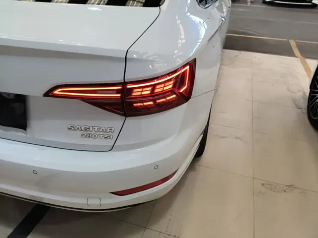 Volkswagen Sagitar — Фото автомобиля 7