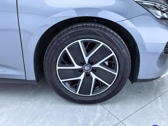 BYD Qin L — Фото автомобиля 6