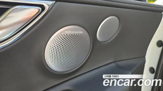 Genesis GV80 — Фото автомобиля 16
