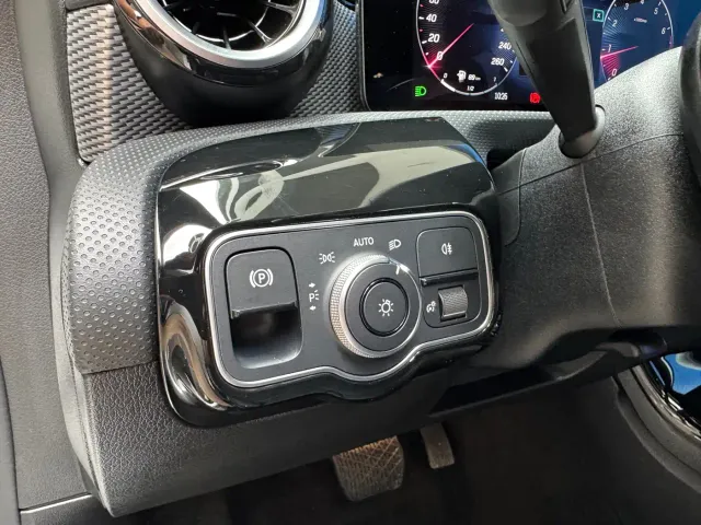 Mercedes-Benz A-Class — Фото автомобиля 11