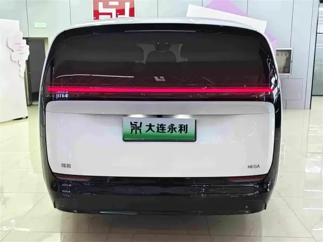 Li Auto MEGA — Фото автомобиля 5