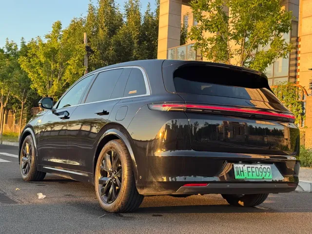 Li Auto L7 — Фото автомобиля 21