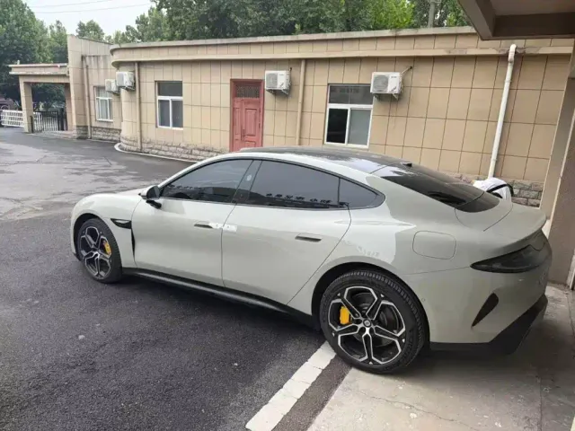 Xiaomi SU7 — Фото автомобиля 2