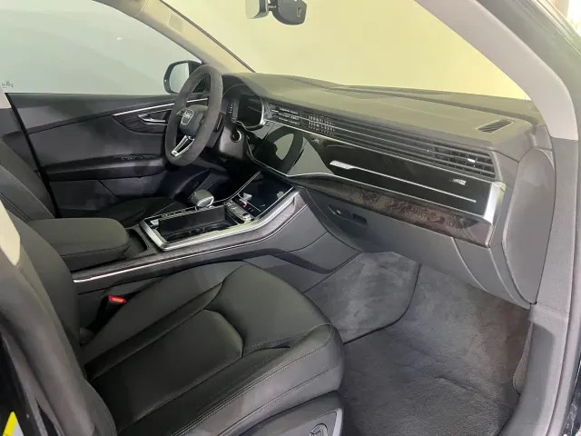 Audi Q8 — Фото автомобиля 18