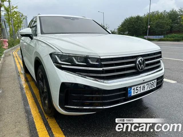 Volkswagen Touareg 3rd Gen — Фото автомобиля 6