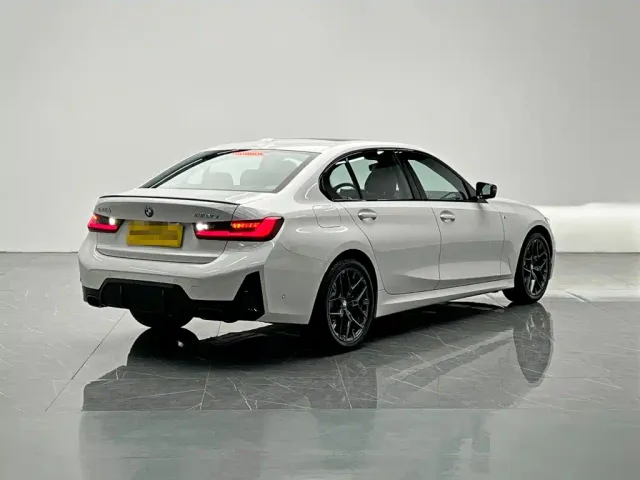 BMW 3 Series — Фото автомобиля 6