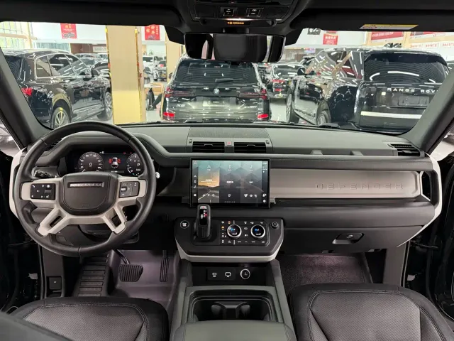 Land Rover Defender — Фото автомобиля 13