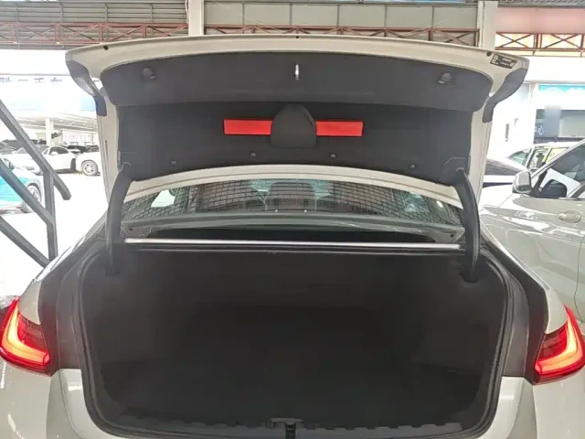 BMW i3 — Фото автомобиля 18