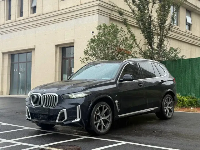Фотография автомобиля — BMW X5