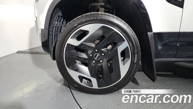 Land Rover Defender Defender (L663) 110 P300 X-Dynamic SE — Фото автомобиля 2