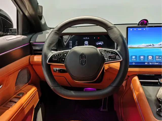 Aito M7 — Фото автомобиля 11