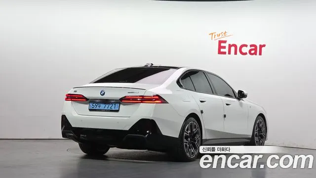 BMW i5 G60 — Фото автомобиля 2
