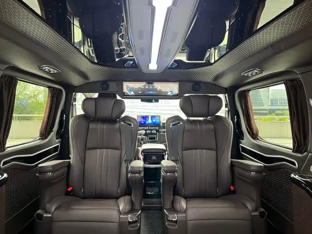 Toyota HIACE — Фото автомобиля 11