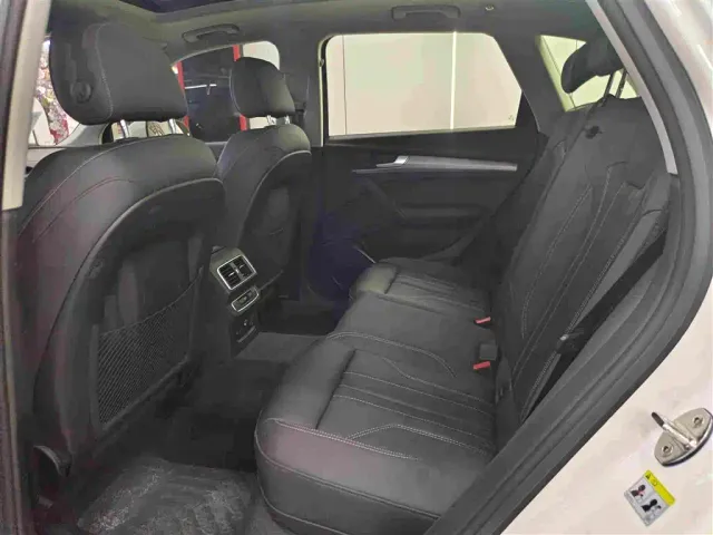 Audi Q5L — Фото автомобиля 5