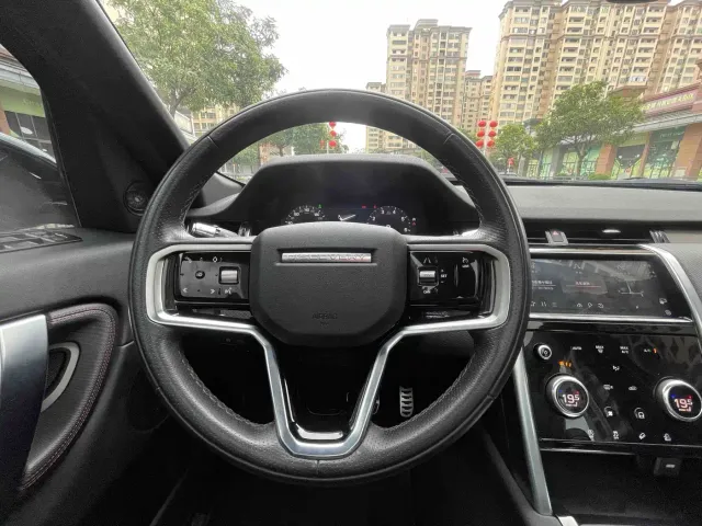 Land Rover Discovery Sport — Фото автомобиля 12