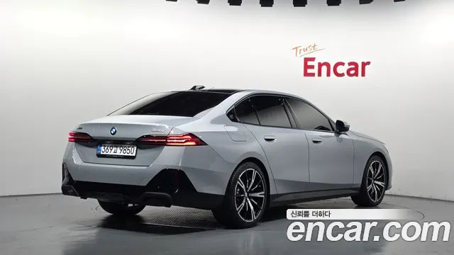 BMW 5 Series — Фото автомобиля 2