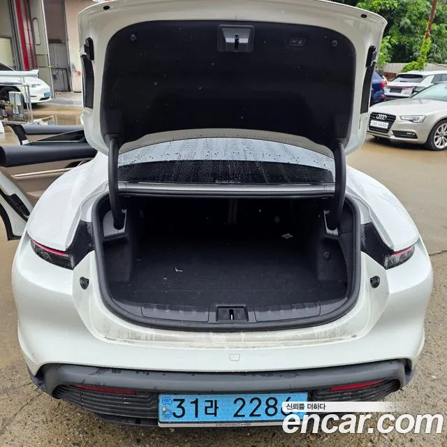 Porsche Taycan Taycan Khan — Фото автомобиля 16
