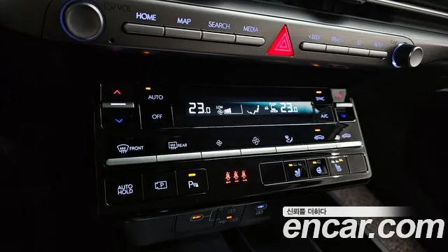 Hyundai Grandeur Grandeur (GN7) 2.5 Бензин 2WD — Фото автомобиля 18