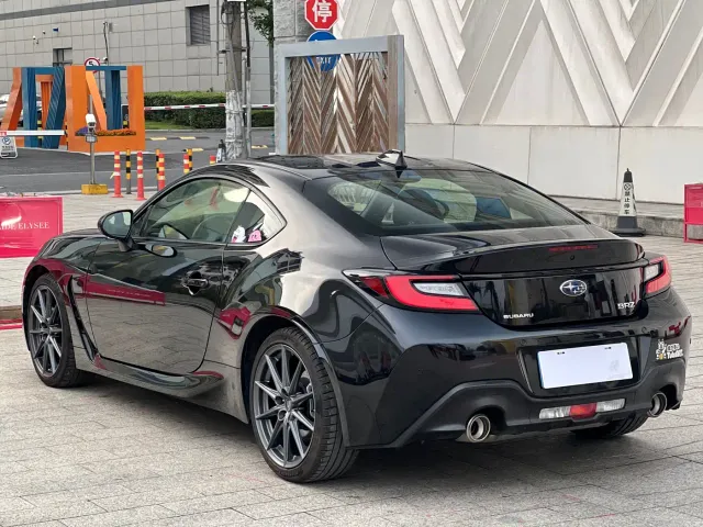 Subaru BRZ — Фото автомобиля 4