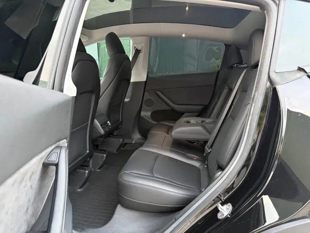 Tesla Model Y 2022 Facelift Rear-Wheel Drive Version — Фото автомобиля 5