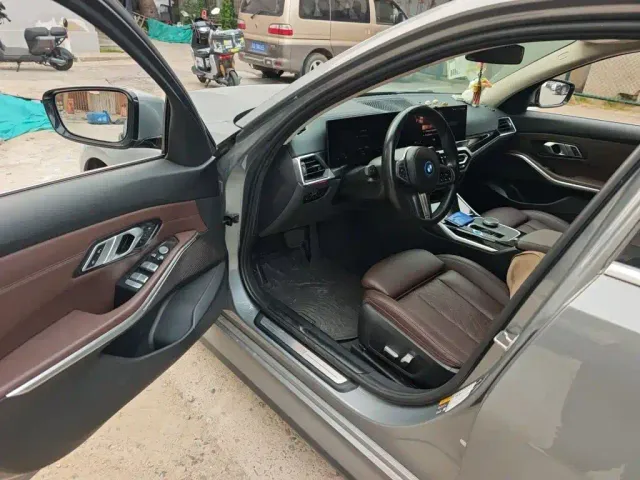 BMW i3 — Фото автомобиля 13