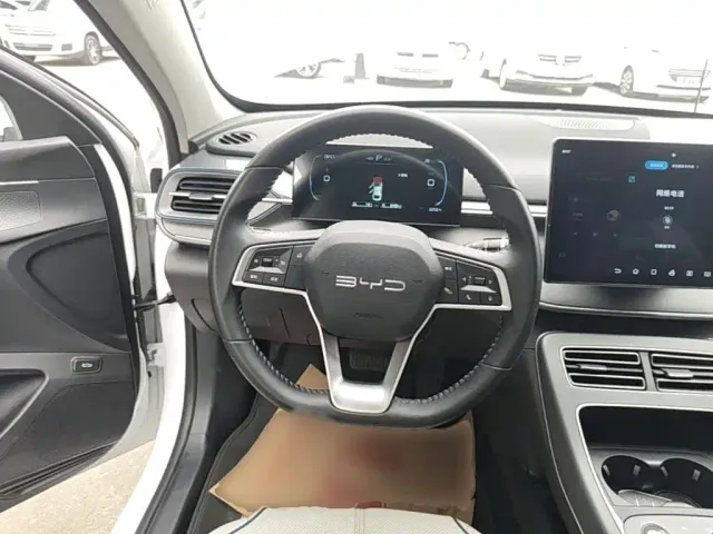 BYD Qin PLUS — Фото автомобиля 10