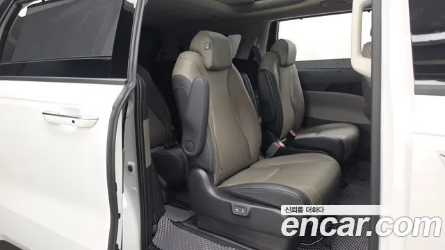 Kia Carnival 4th Gen — Фото автомобиля 12
