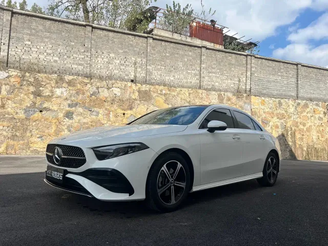 Фотография автомобиля — Mercedes-Benz A-Class
