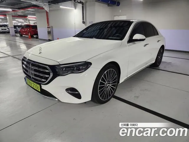 Mercedes-Benz E-Class — Фото автомобиля 2
