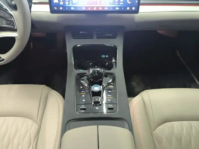 BYD Han — Фото автомобиля 16