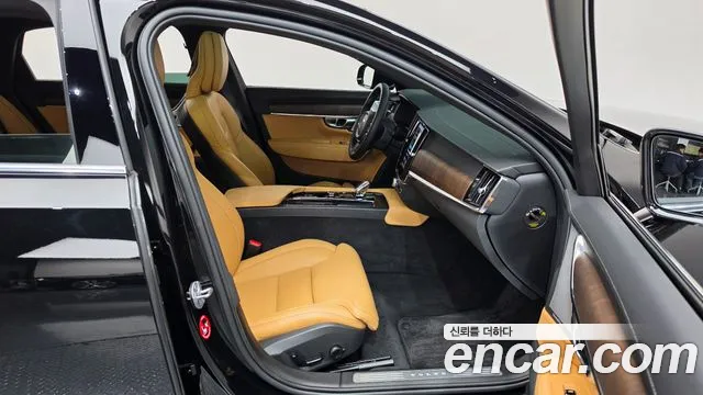 Volvo S90 — Фото автомобиля 11