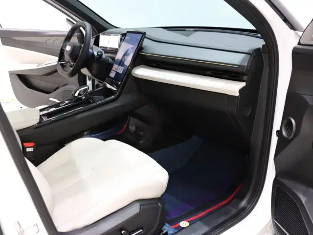 Geely Boyue — Фото автомобиля 8