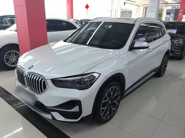 Фотография автомобиля — BMW X1