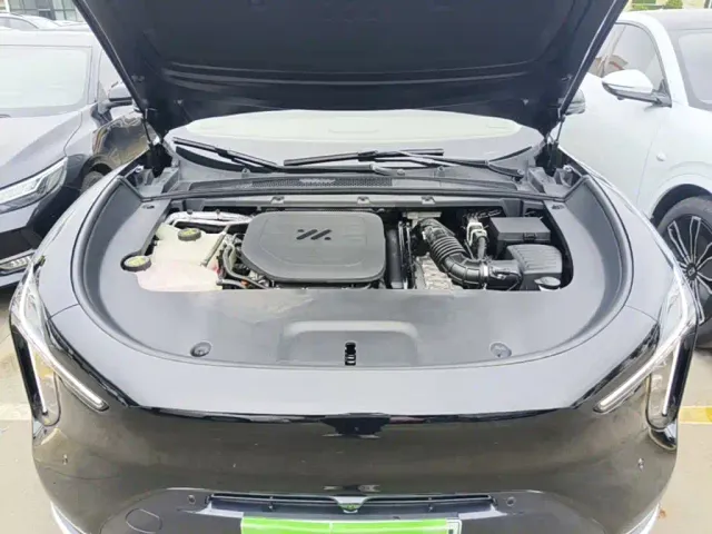 IM Motors LS6 — Фото автомобиля 19
