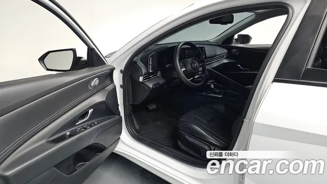 Hyundai AVANTE Avante (CN7) — Фото автомобиля 9