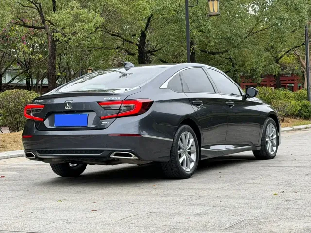 Honda Accord — Фото автомобиля 4