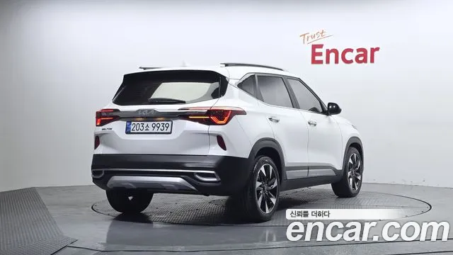 Kia Seltos — Фото автомобиля 2