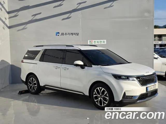 Kia Carnival 4th Gen — Фото автомобиля 3