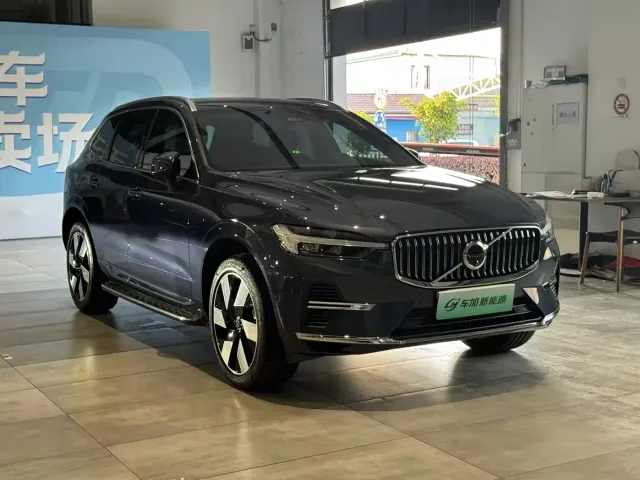 Volvo XC60 — Фото автомобиля 3