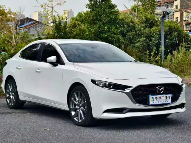 Mazda Axela — Фото автомобиля 3